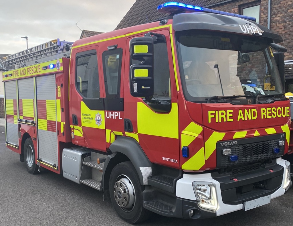 Hampshire and ilse of shite fire engine appliance